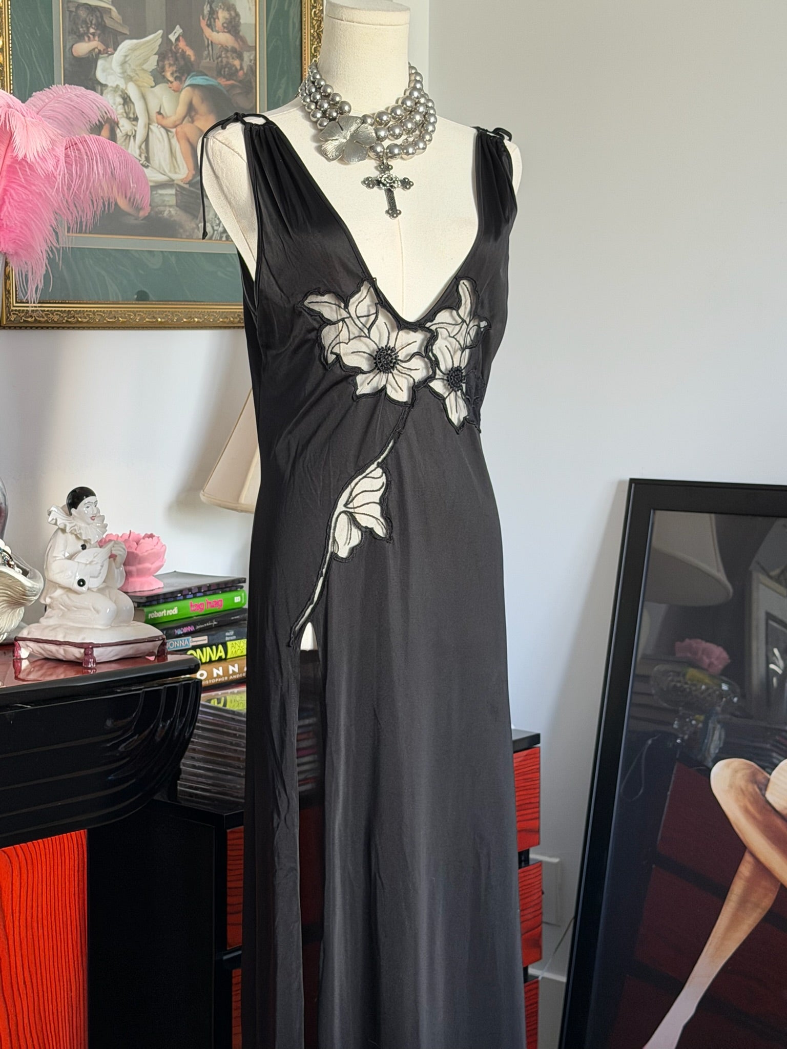 Sheer black slip M