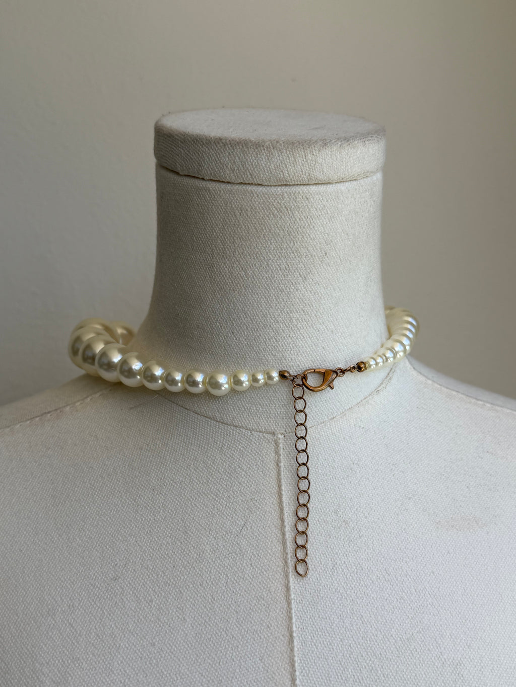 Chunky Faux Pearl Statement Necklace
