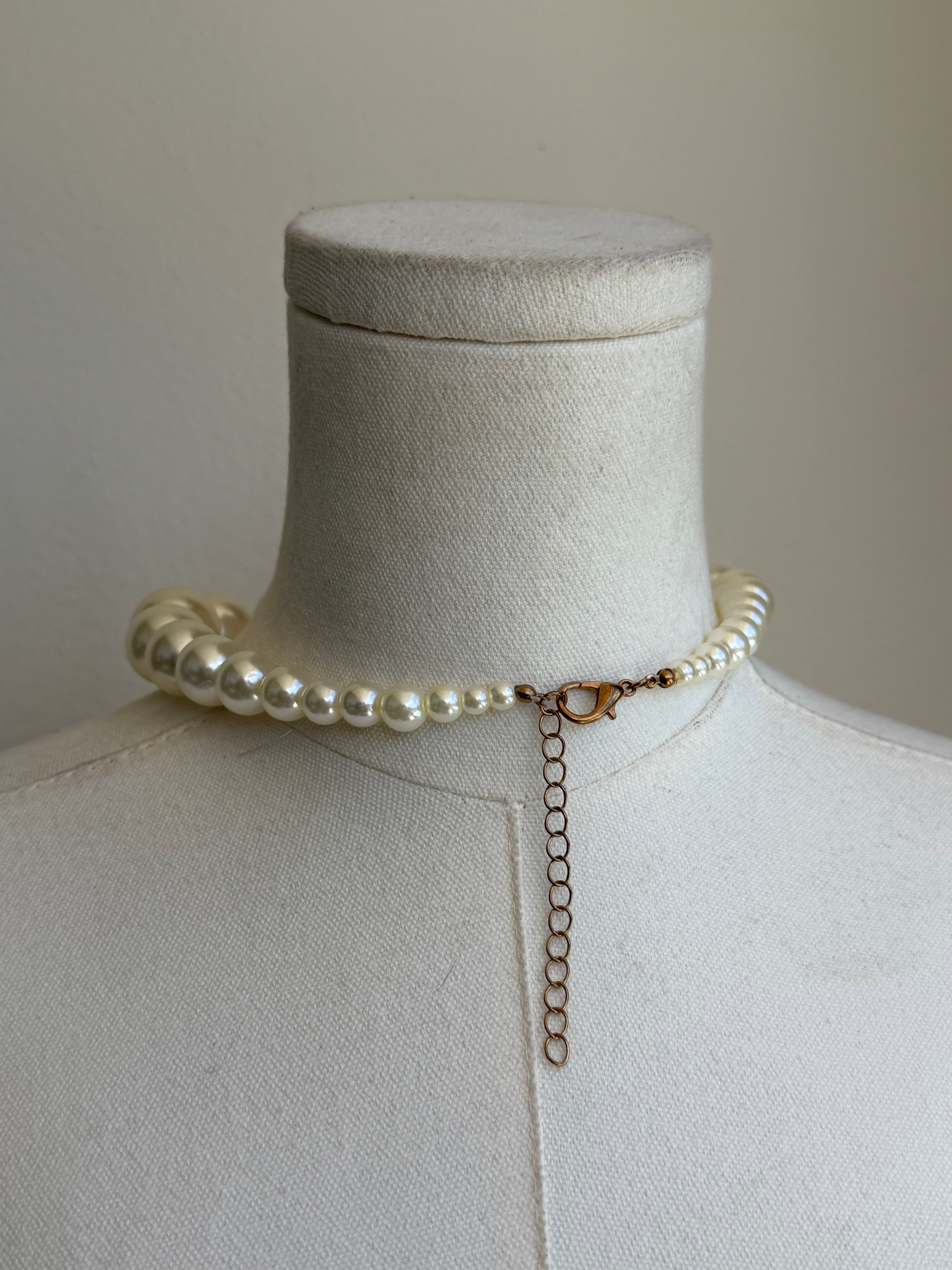 Chunky Faux Pearl Statement Necklace