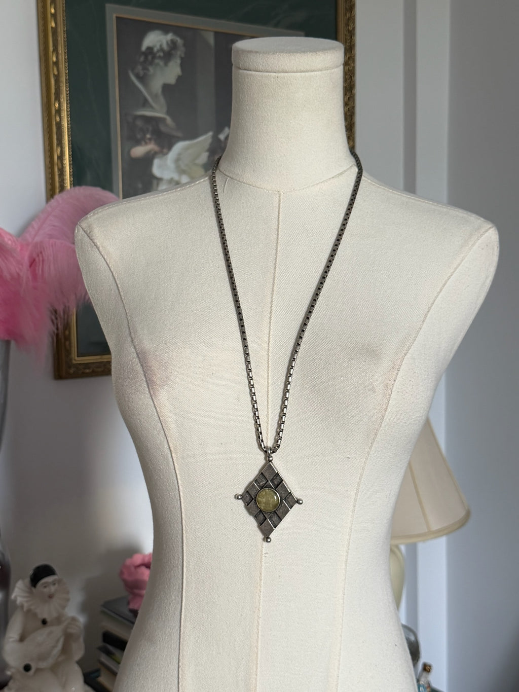 Geometric pendant necklace