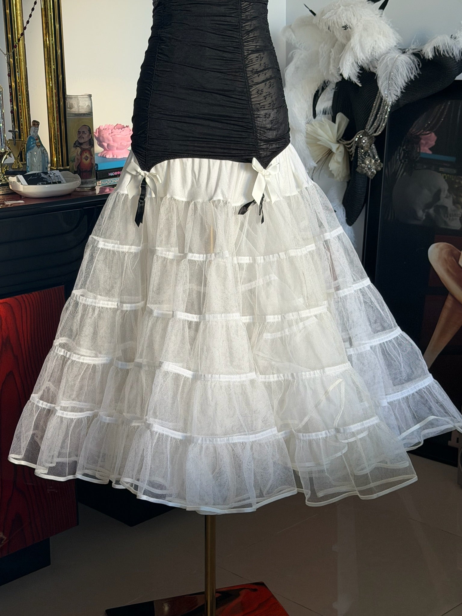 Vintage White Tiered Petticoat – Voluminous Ruffle Crinoline Skirt