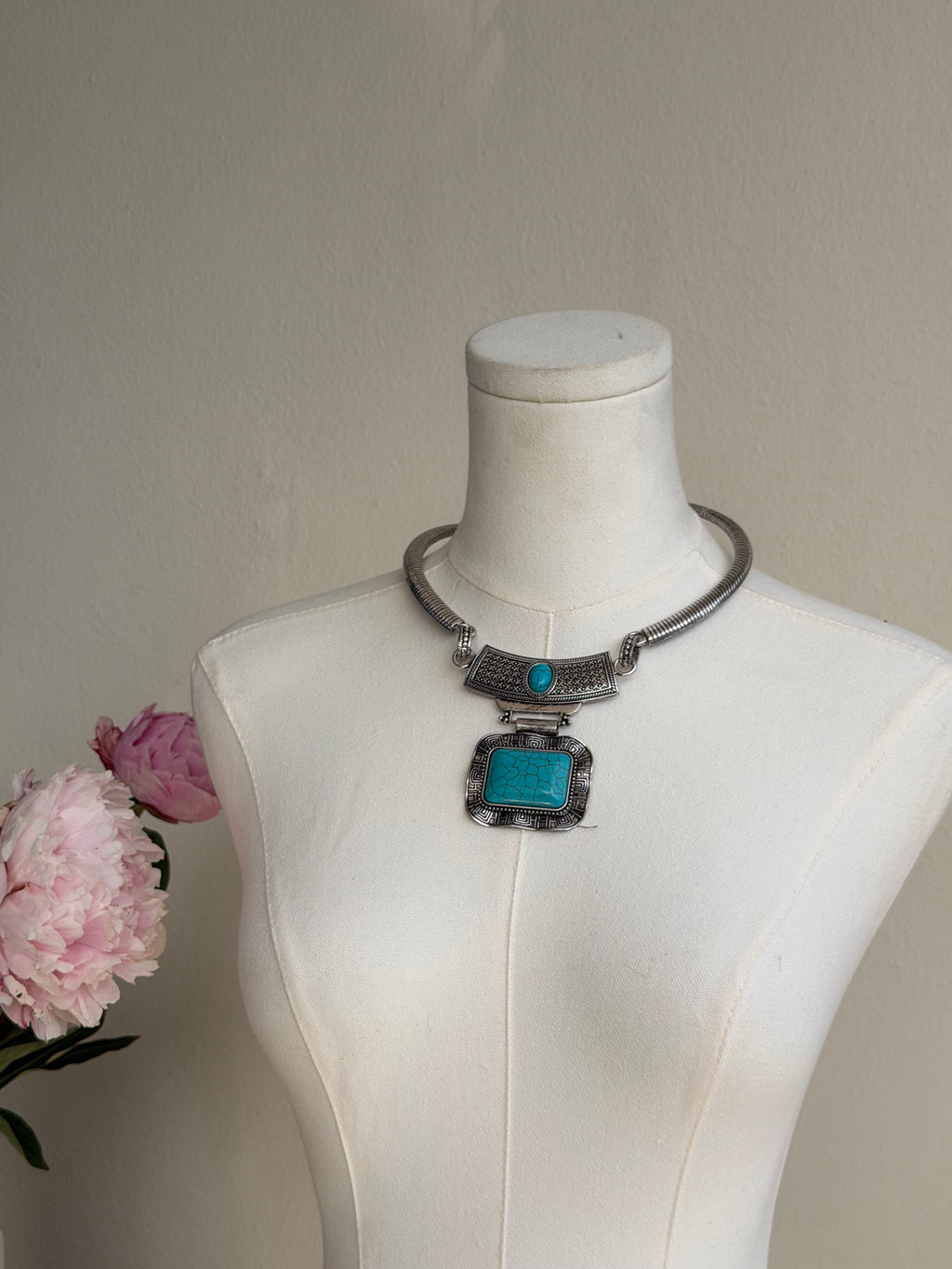 Southwestern-Inspired Turquoise Collar Necklace
