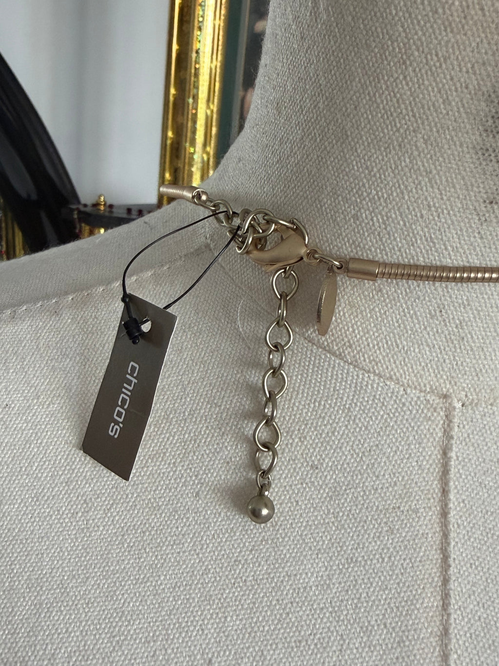 Chico’s Amelia Gold-Tone Collar Necklace with Amber Resin Pendant | NWT