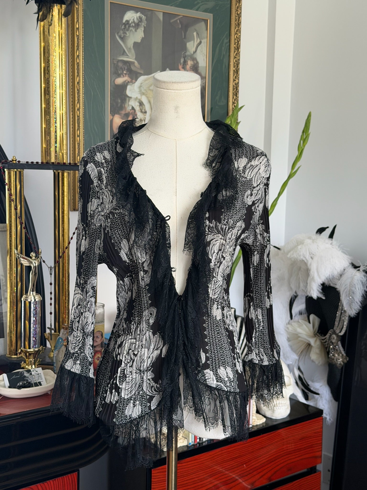 Agora Romantic Black & White Lace Ruffle Floral Blouse