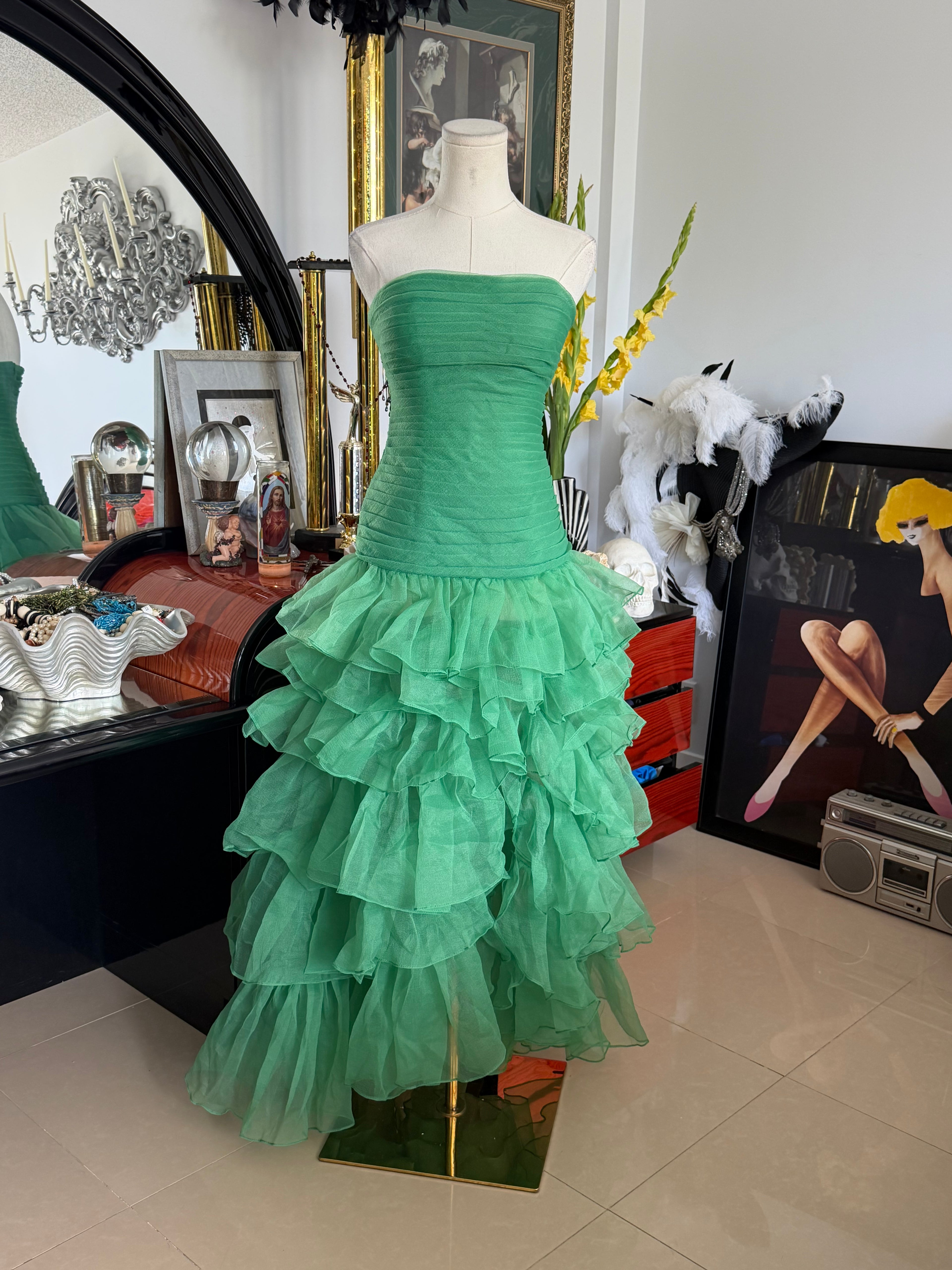 Vintage Emerald Green Strapless Mermaid Organza Ruffle Gown