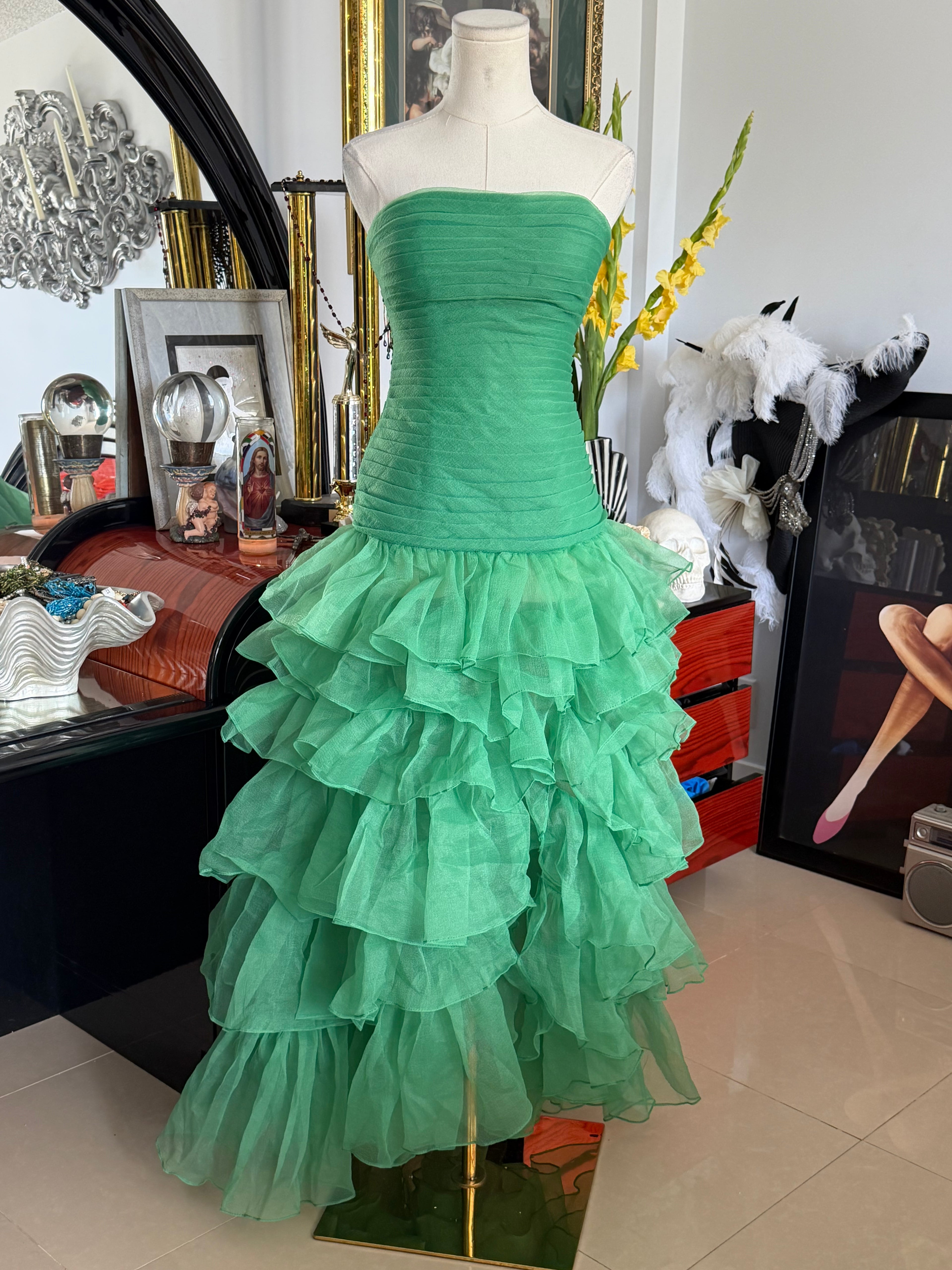 Vintage Emerald Green Strapless Mermaid Organza Ruffle Gown
