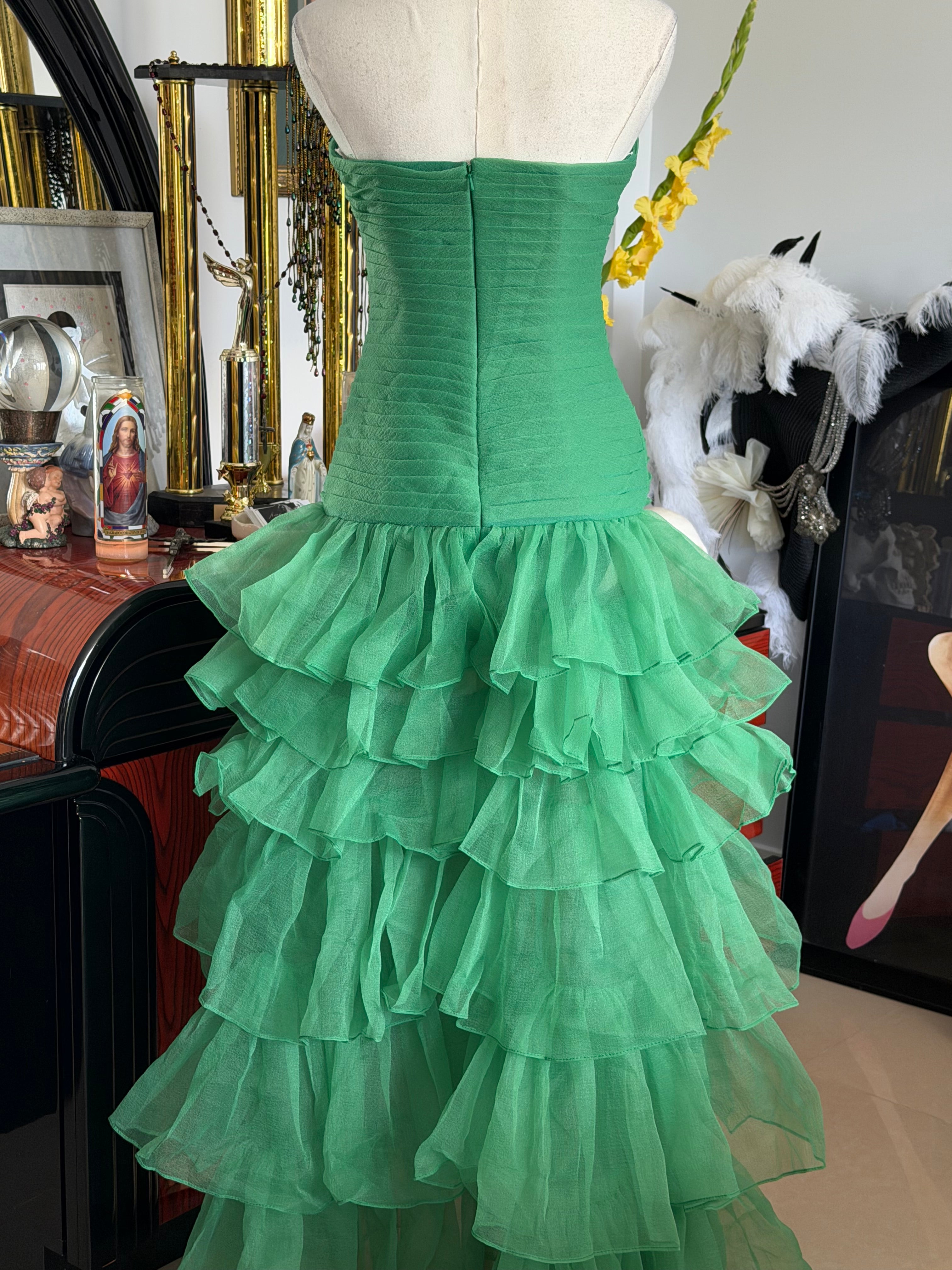 Vintage Emerald Green Strapless Mermaid Organza Ruffle Gown