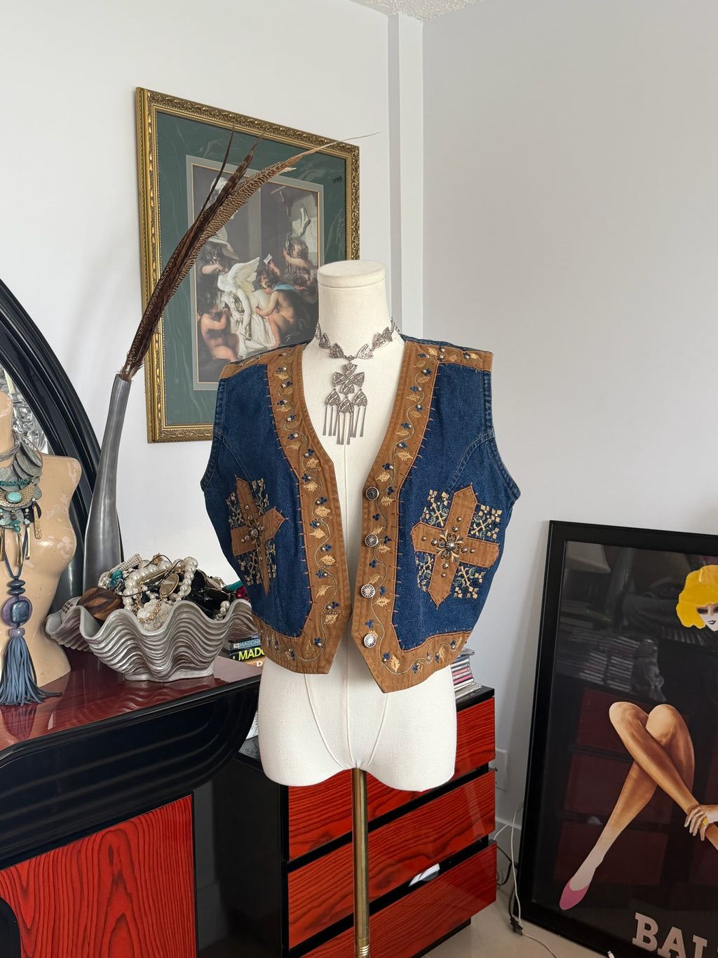 Embroidered denim vest L