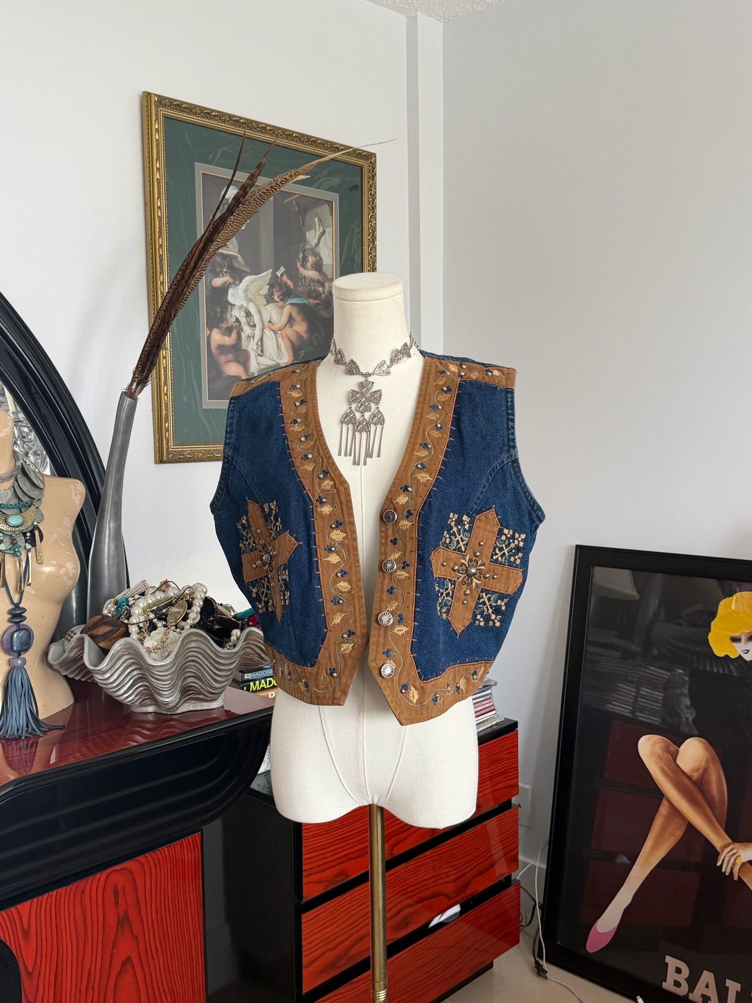 Embroidered denim vest L