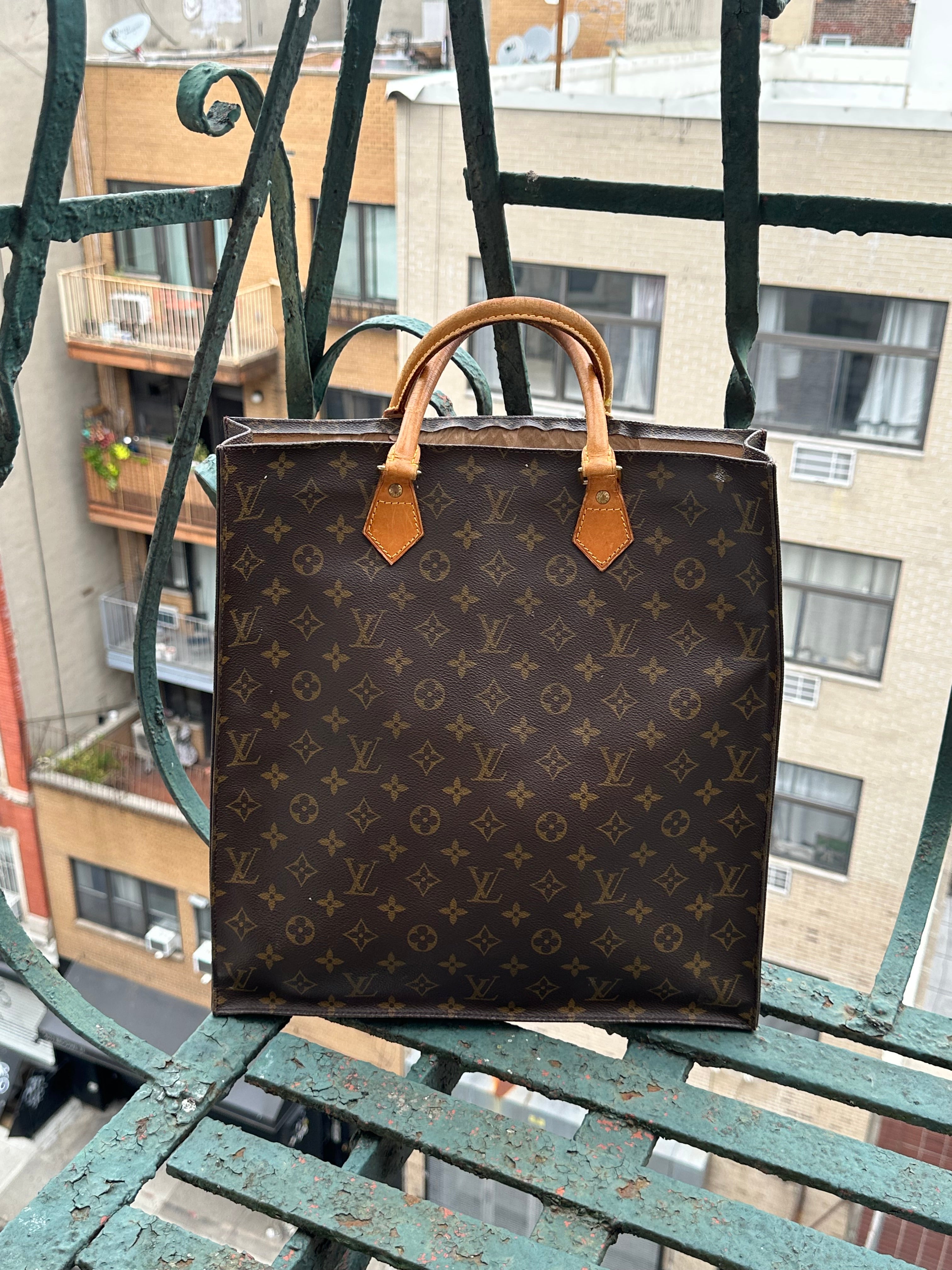 Louis Vuitton Monogram Sac Plat Tote – Vintage Structured Tote Bag