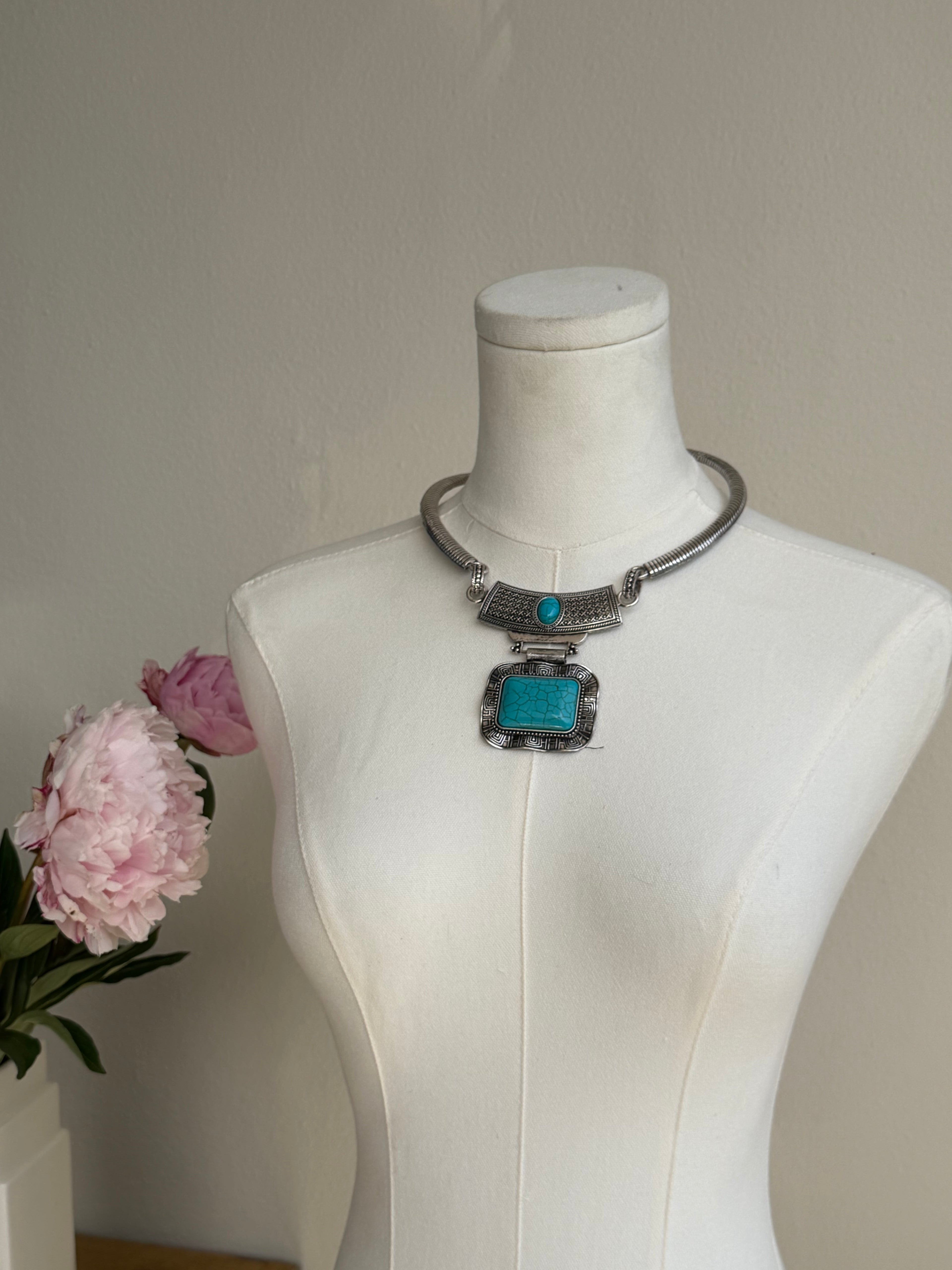 Southwestern-Inspired Turquoise Collar Necklace