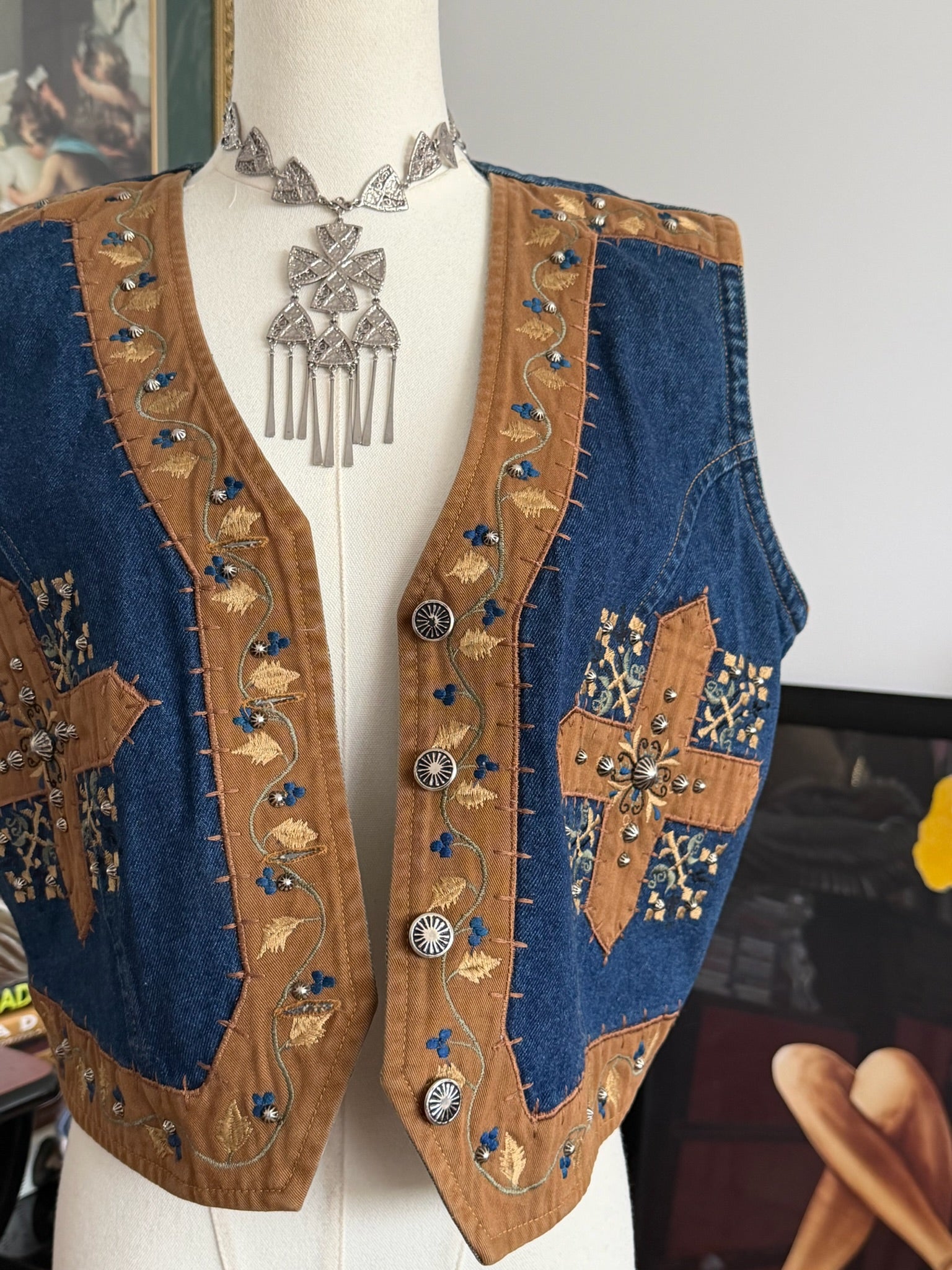 Embroidered denim vest L
