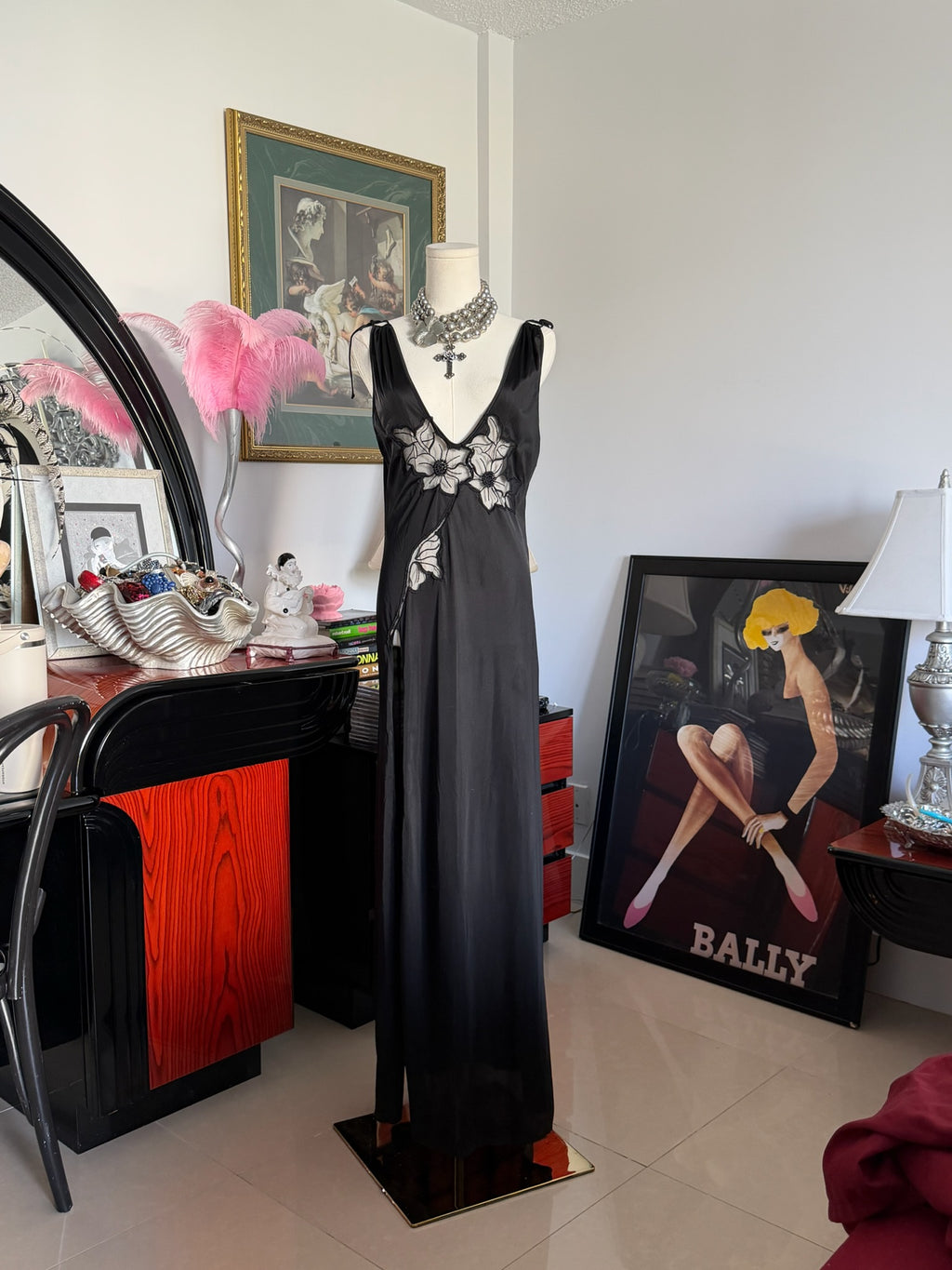 Sheer black slip M
