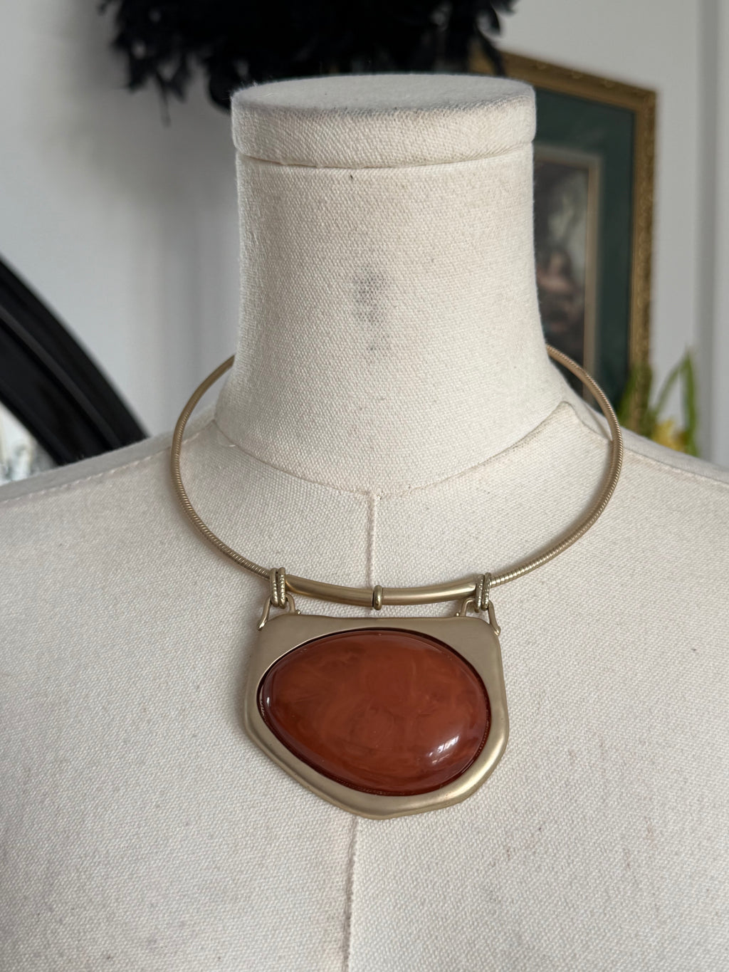 Chico’s Amelia Gold-Tone Collar Necklace with Amber Resin Pendant | NWT