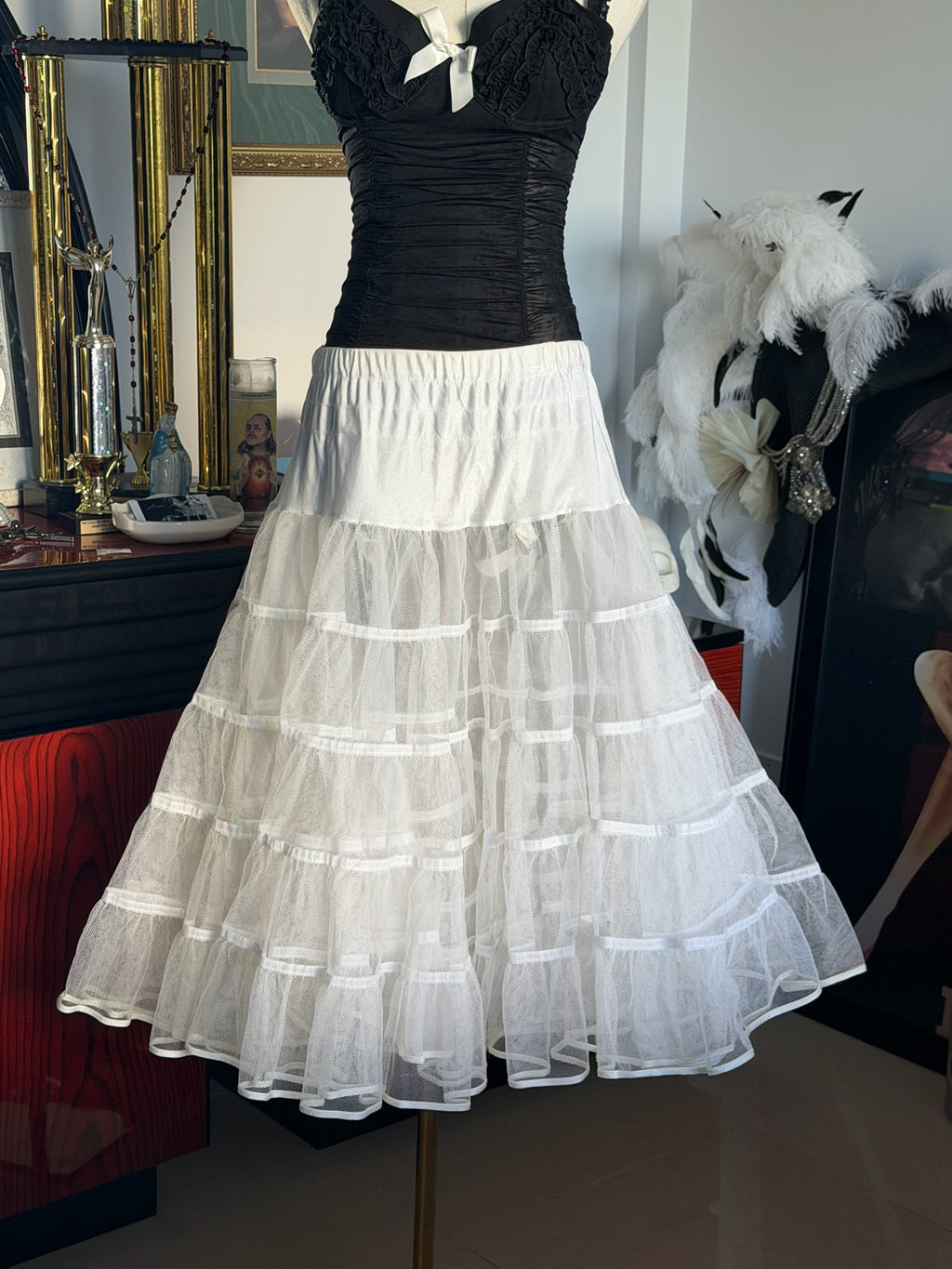 Vintage White Tiered Petticoat – Voluminous Ruffle Crinoline Skirt