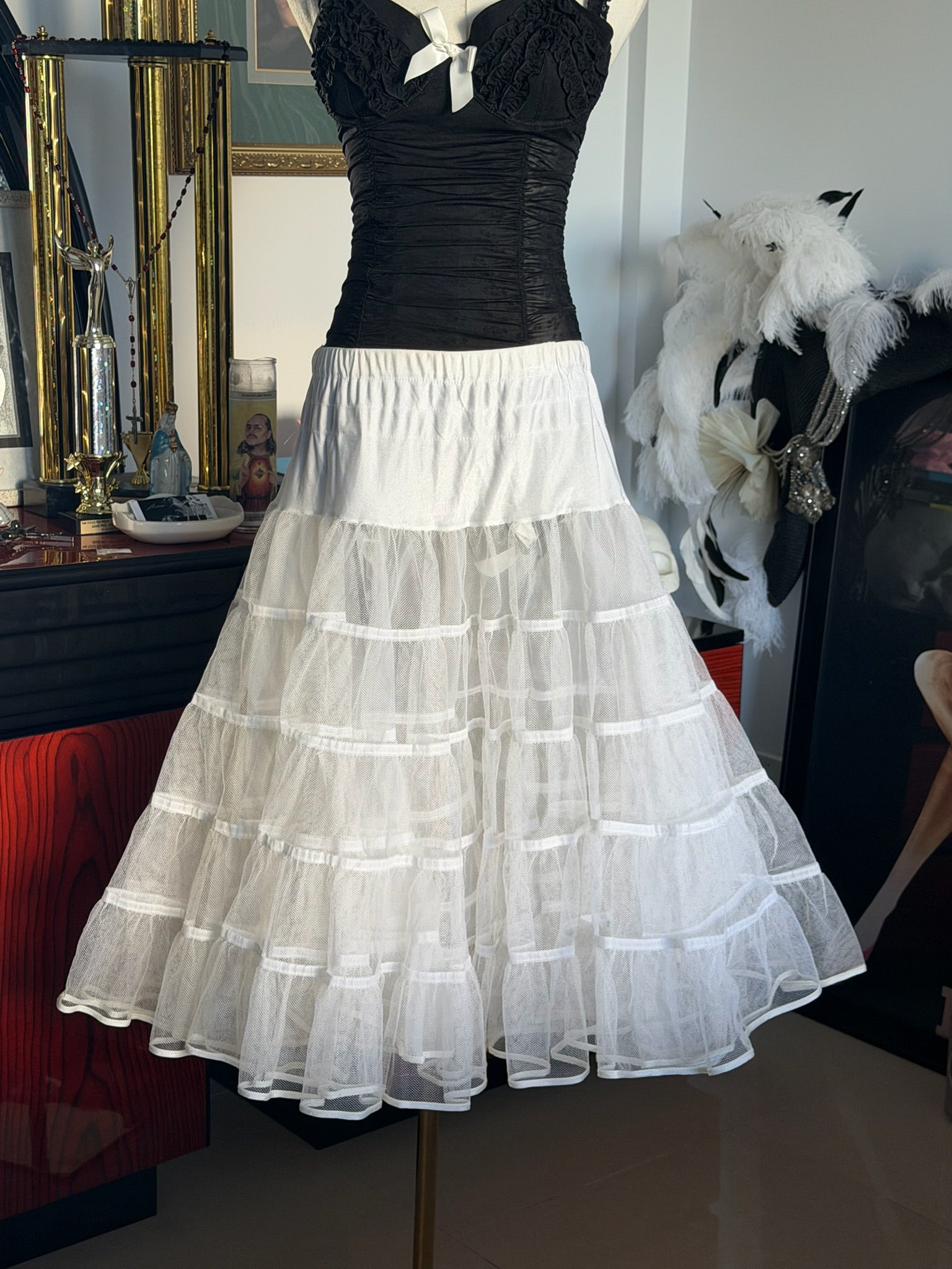 Vintage White Tiered Petticoat – Voluminous Ruffle Crinoline Skirt