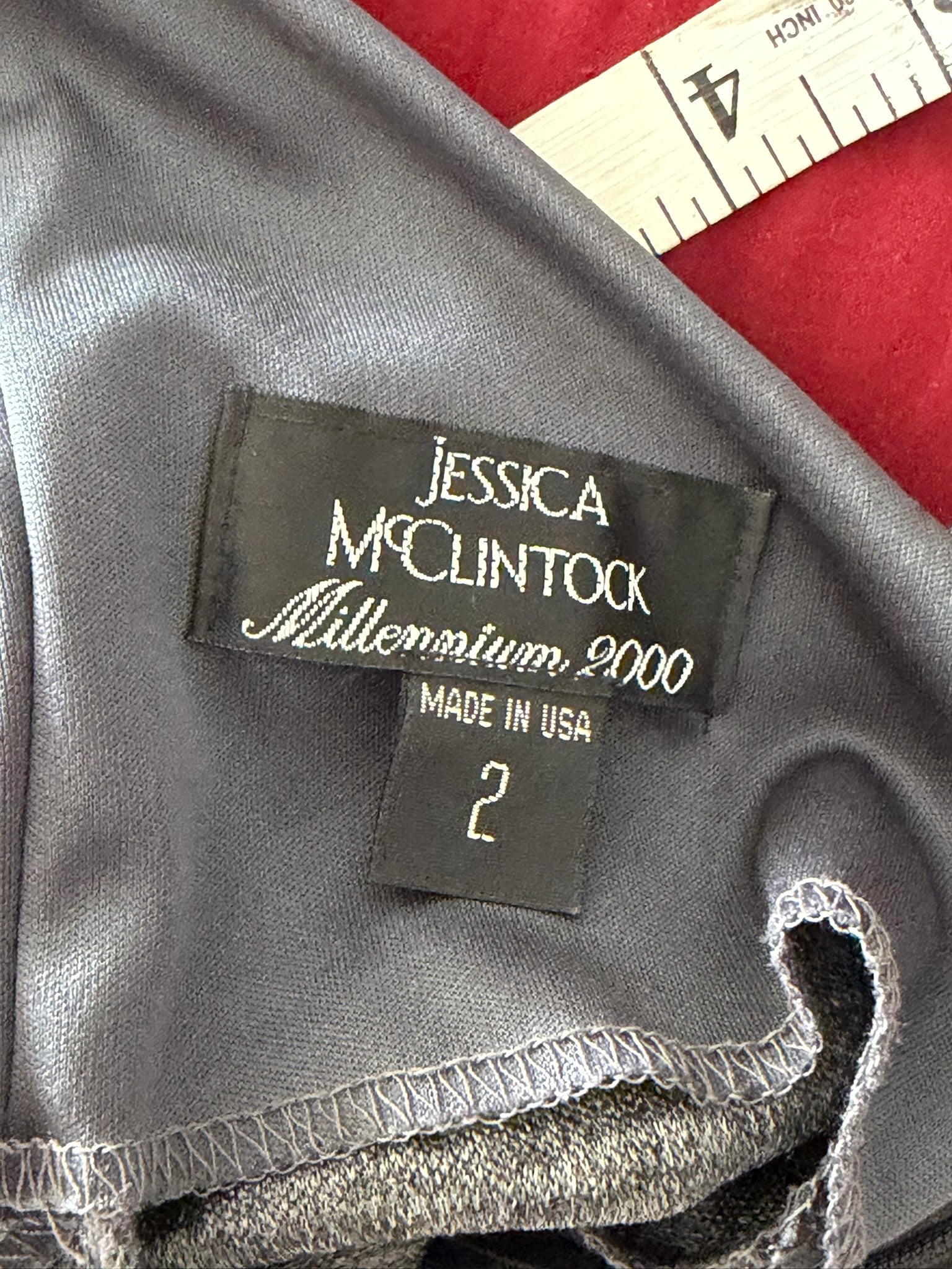 VINTAGE JESSICA

MCCLINTOCK

MILLENNIUM 2000 GOWN 2