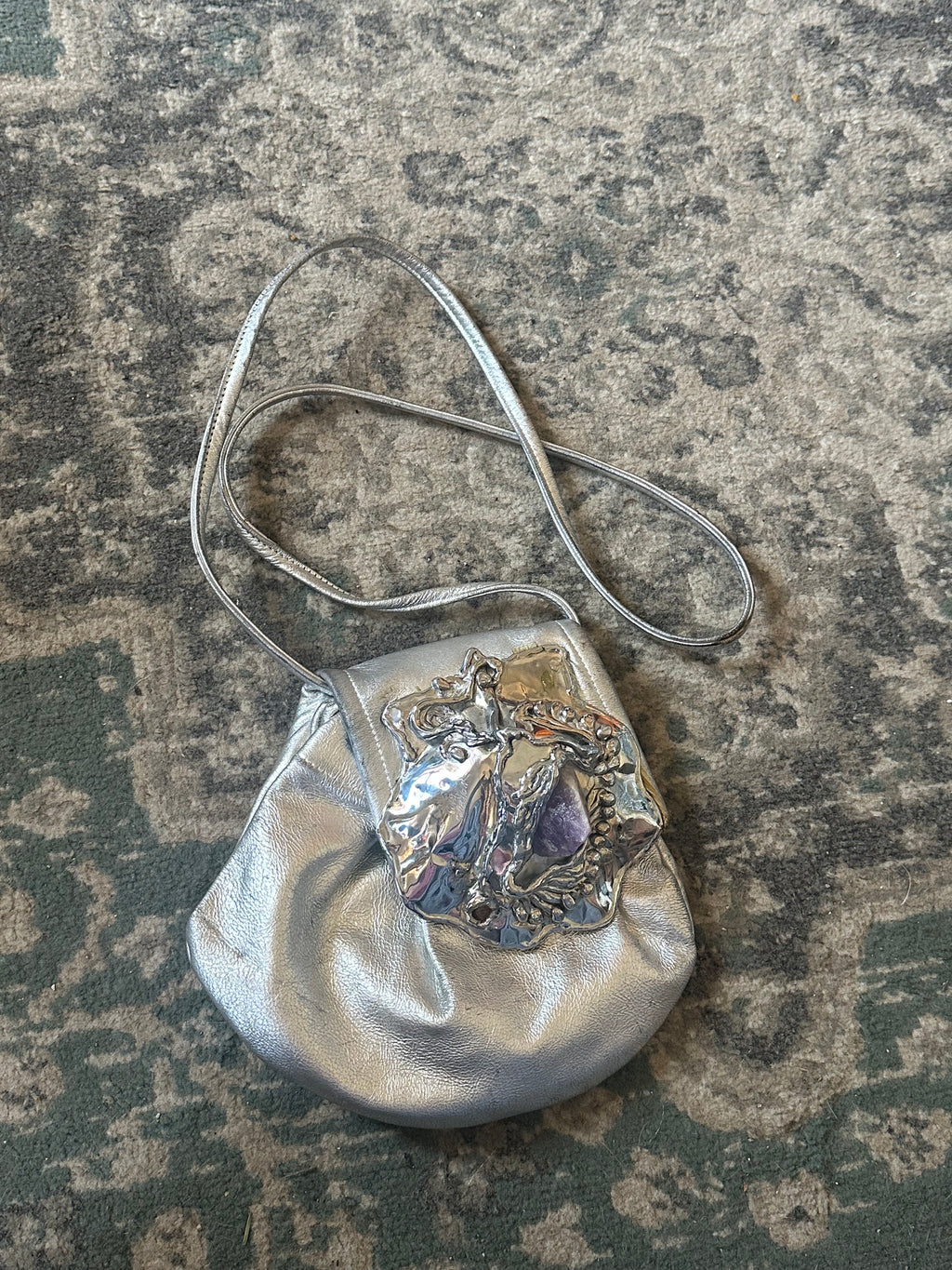 Vintage Metallic Silver Shoulder Bag with Sculptural Amethyst Accent