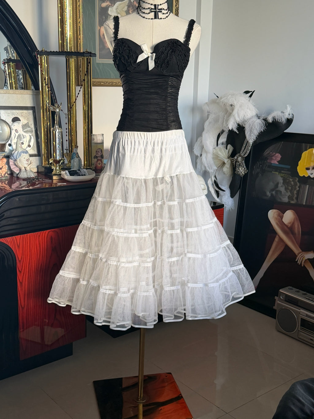 Vintage White Tiered Petticoat – Voluminous Ruffle Crinoline Skirt