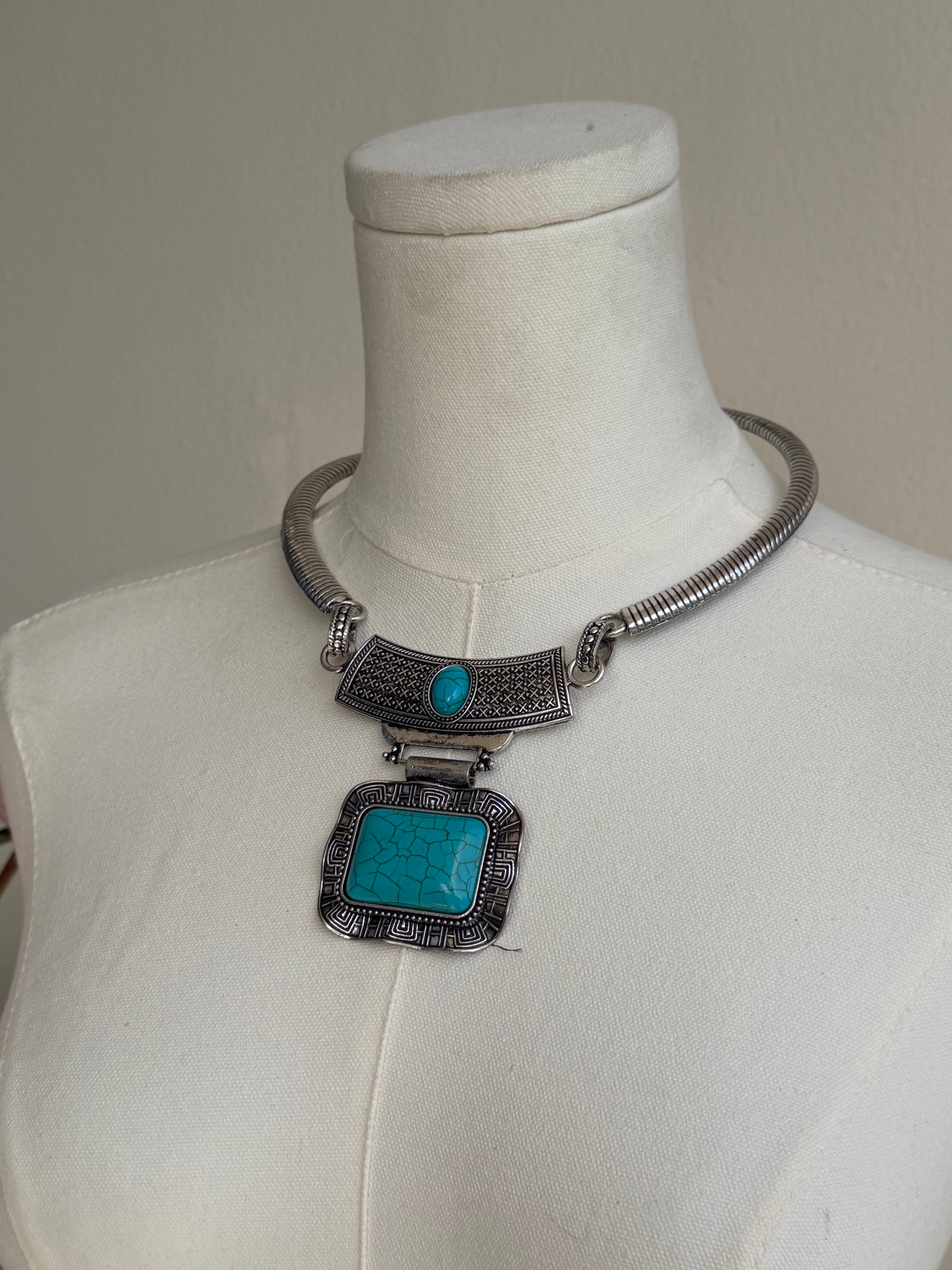 Southwestern-Inspired Turquoise Collar Necklace