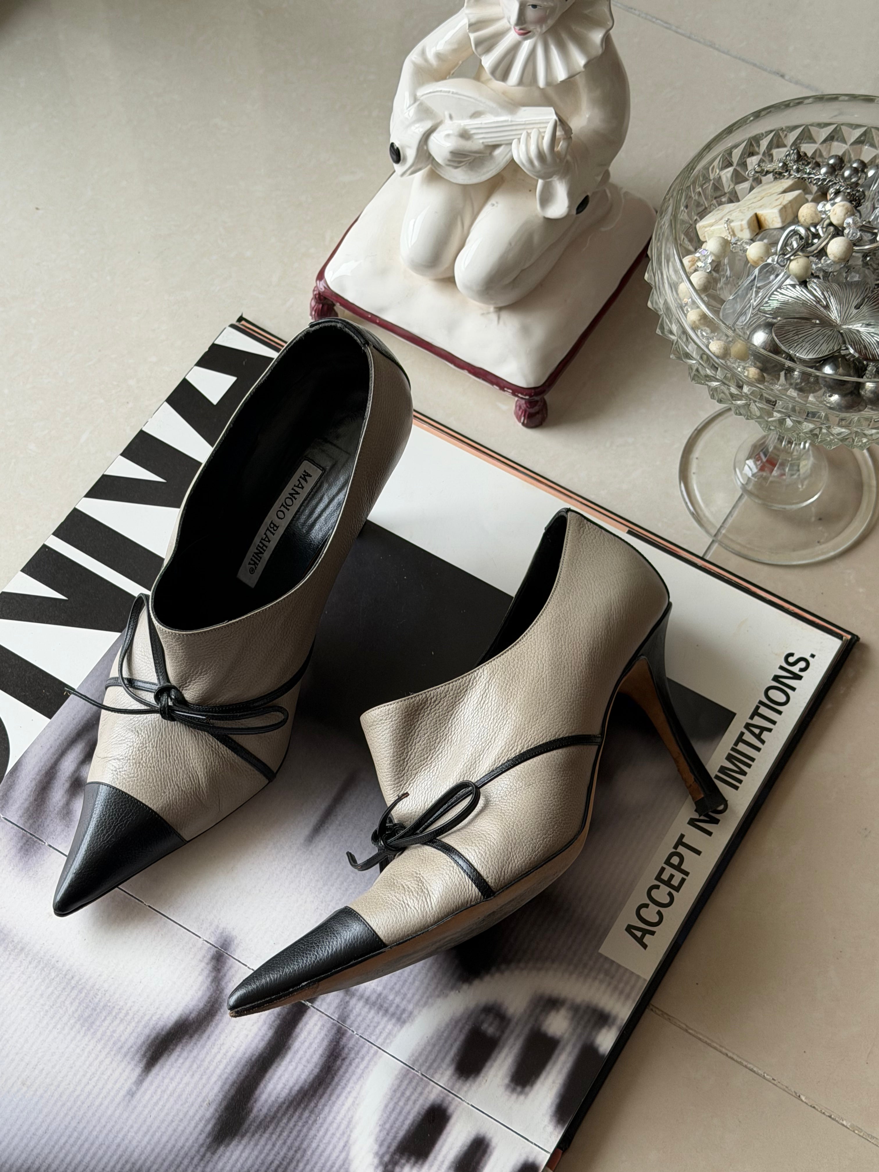 Manolo Blahnik Two-Tone Pointed Toe Lace-Up Heels (IT 39)